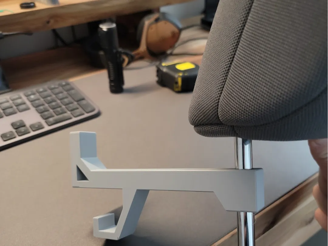 Toyota headrest hanger