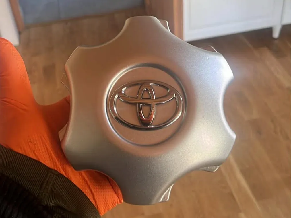 Toyota Hilux center cap
