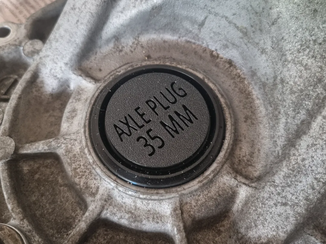 Honda D-series transmisson axle plug