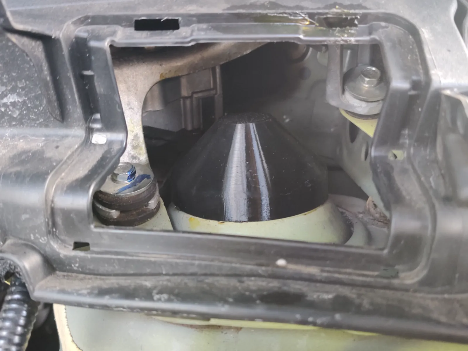 Honda Jazz Front Strut Cover