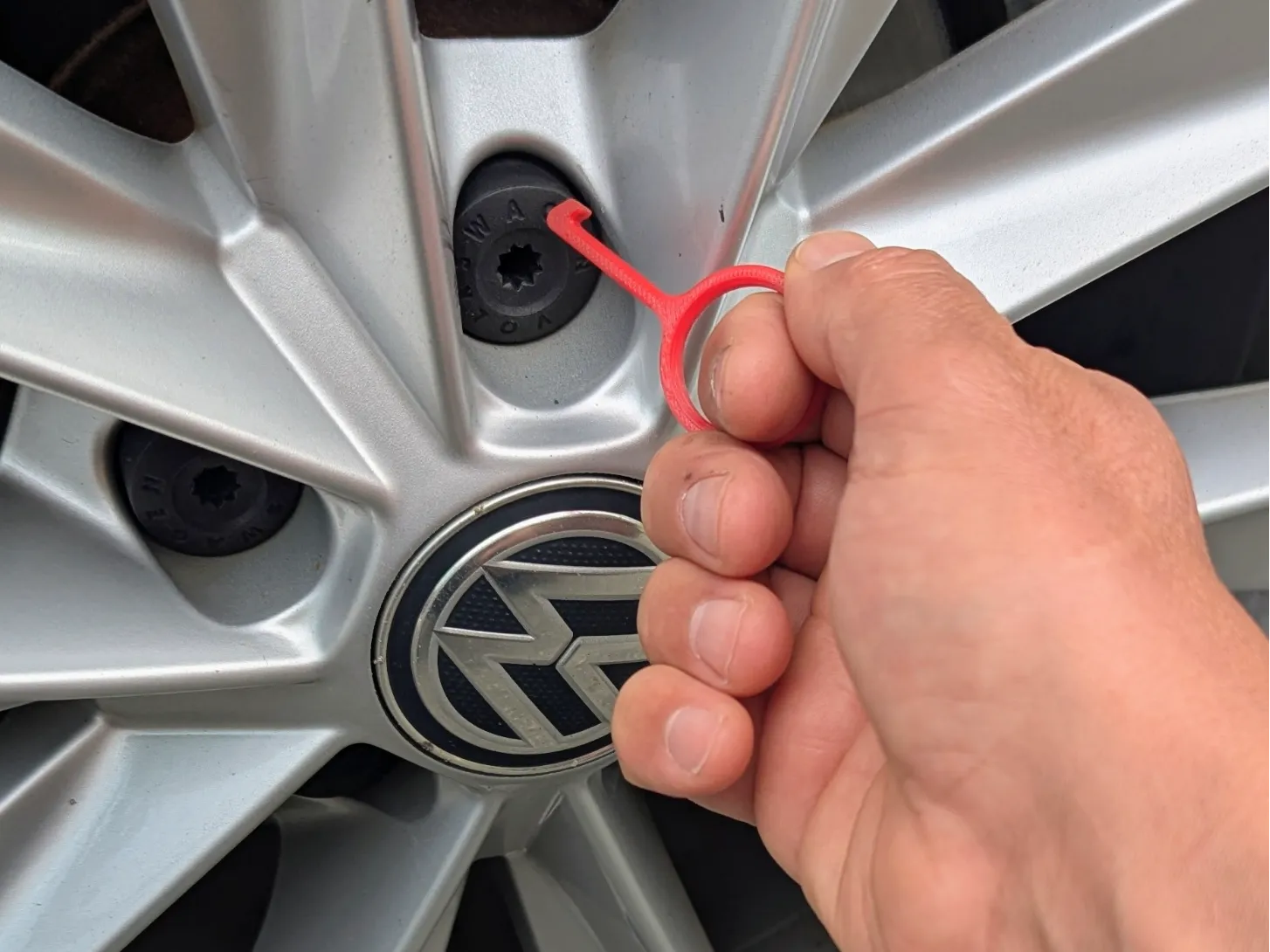VW Wheel Lug Nut Cap removal tool