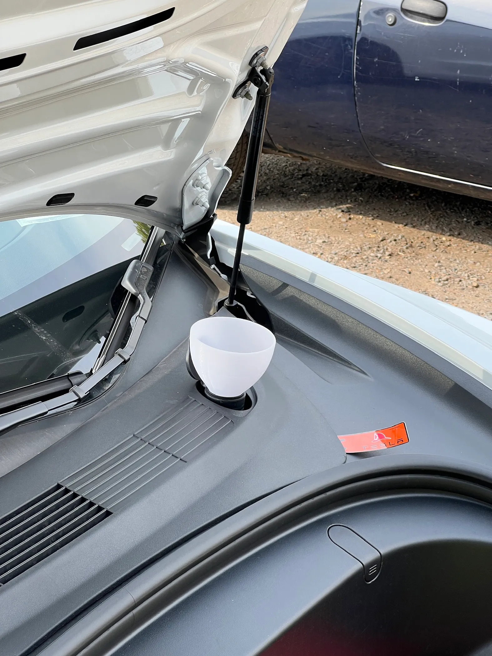Tesla Model 3 & Y  Windshield Washer Funnel - Compact, Vented