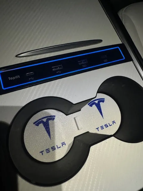 Tesla Model 3 Cupholder Insert