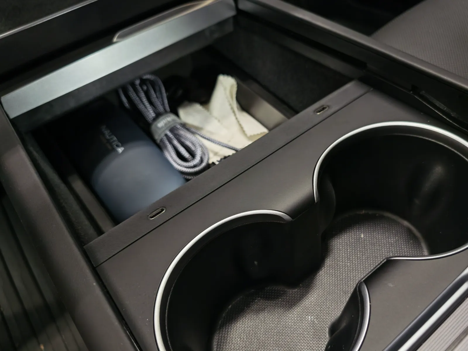 Tesla Model Y Juniper Center Console USB-C Hub