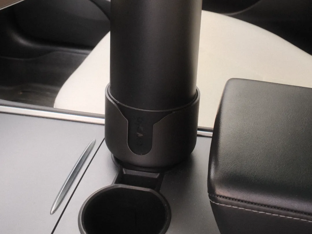 Owala 40oz Tesla Cupholder