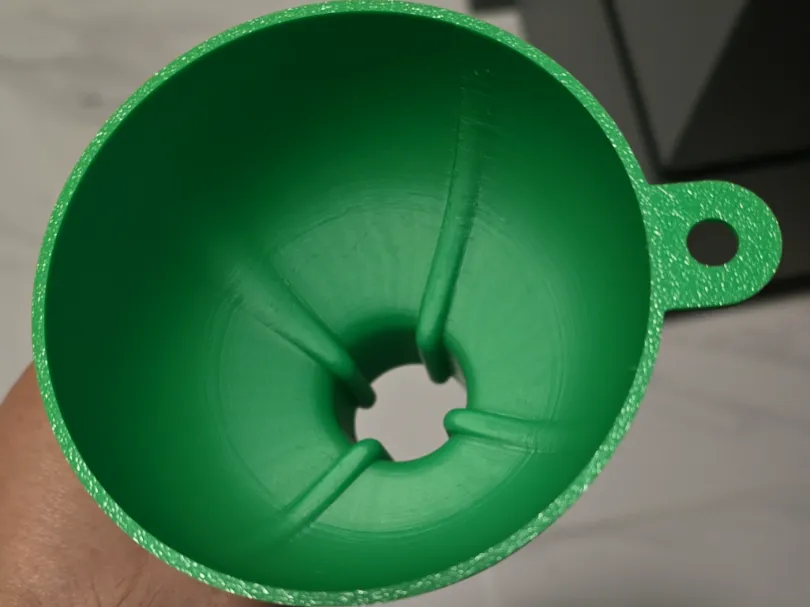Model 3 / Model Y Vented funnel with hook hole