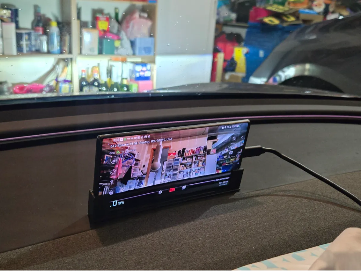 Tesla Model 3 Phone Dashcam Mount (Adjustable)