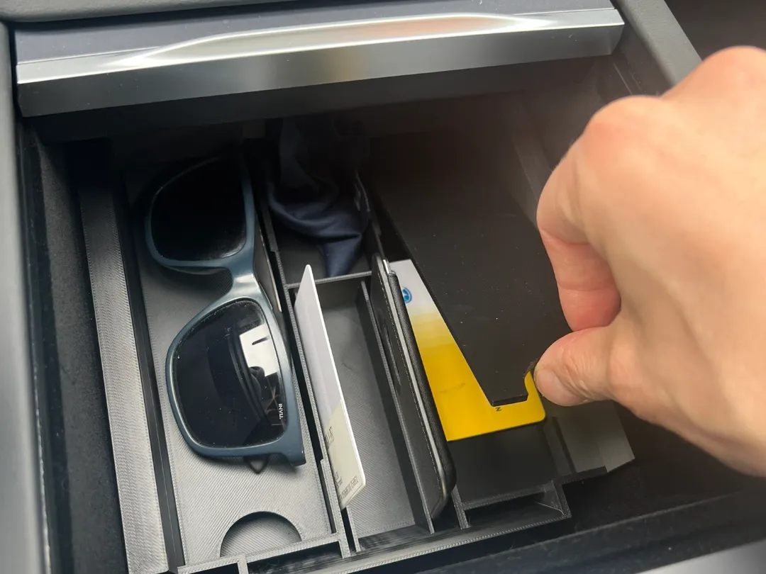 Tesla Model 3/Y console tray (slideable)