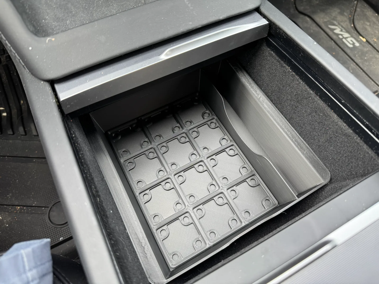 Gridfinity Console Tray '24 Tesla Model 3 Highland